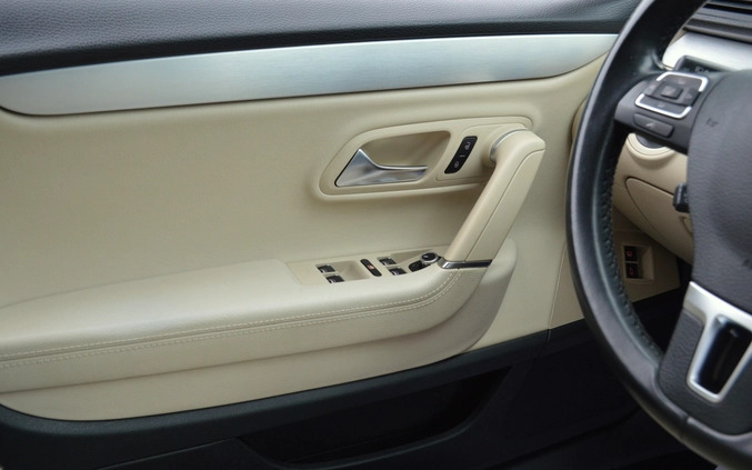 Volkswagen CC cena 32800 przebieg: 245772, rok produkcji 2008 z Puławy małe 781